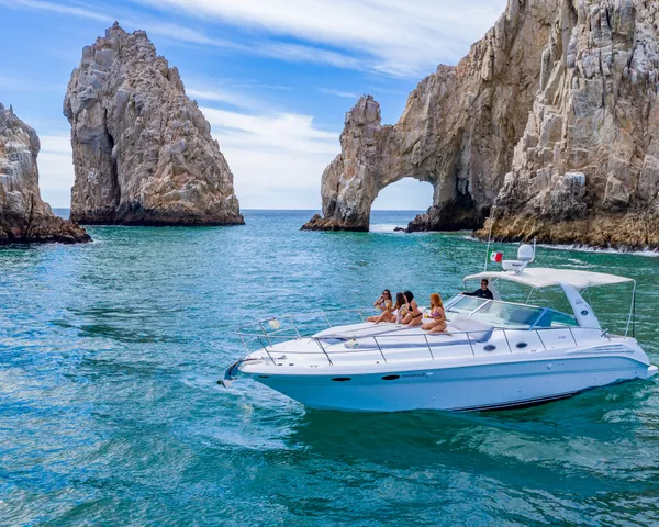 Luxury Yacht 42'